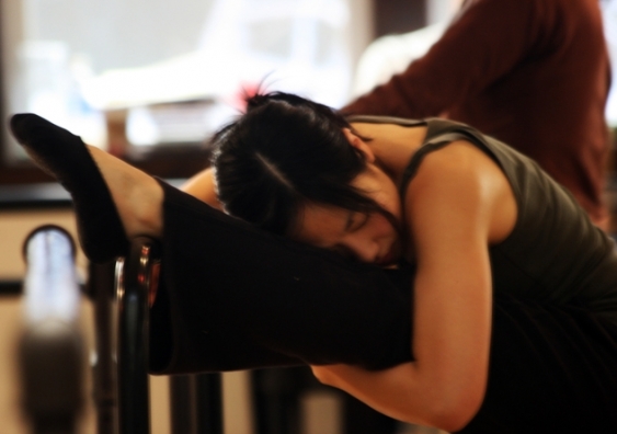 Ballet dancer stretching.jpg