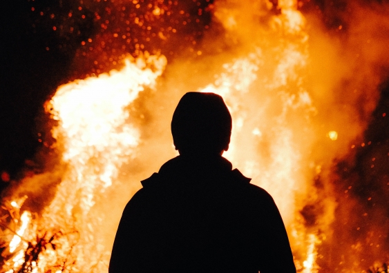 Professor Jason Sharples studies extreme bushfire behaviour 