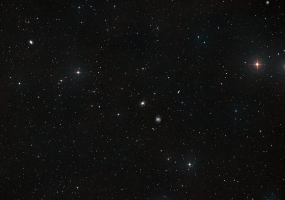 View of the sky around the galaxies NGC 1052-DF4 and NGC 1052-DF2