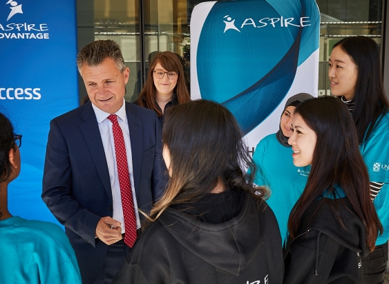 Matt Thistlethwaite, MP for Kingsford Smith with ASPIRE student ambassadors