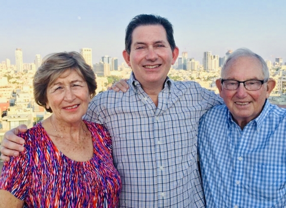 professor ian jacobs with his parents in 2015