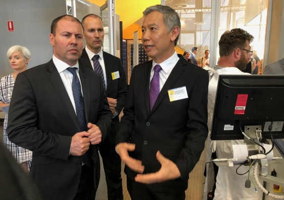 Josh Frydenberg, Minister for the Environment and Energy, with UNSW Associate Professor Chee Mun Chong, who leads one of the successful ARENA projects, touring UNSW’s new Solar Industrial Research Facility (SIRF) in Sydney. Photos: Wilson da Silva