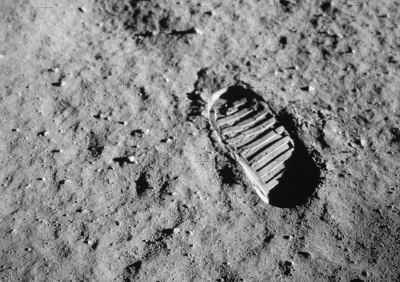 A close-up view of an astronaut's bootprint in the lunar soil, photographed during the Apollo 11 extravehicular activity (EVA) on the moon. Photo: NASA