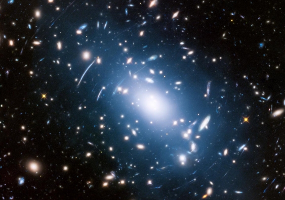 The study shows how intracluster light — the light of lonely stars — can indicate the distribution of invisible dark matter in massive galaxy clusters. Image: NASA/STScI/J. DePasquale