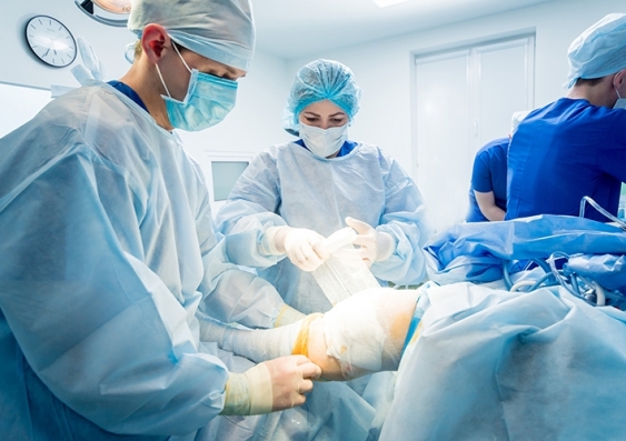 The available evidence tells us that the risks and inconveniences of the three surgeries discussed here do not outweigh the potential benefits. Photo: Shutterstock