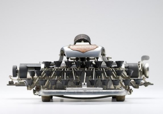 The Blickensderfer 6 portable typewriter. Designed by George Canfield Blickendsderfer, USA, 1906. Powerhouse Museum. Photo: Courtesy The Conversation