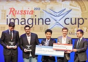 Team Confufish Royale accept their prize in St Petersburg, Russia.