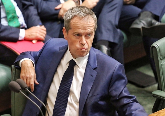 Opposition leader Bill Shorten will instruct the Fair Work Commission to replace the minimum wage with a higher “living wage” if Labor are elected to power. Image from Wikimedia/Matt Roberts, ABC.