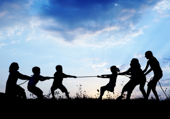 There’s no need for the tug of war. Explicit instruction and inquiry-based learning go hand-in-hand. Photo: Shutterstock