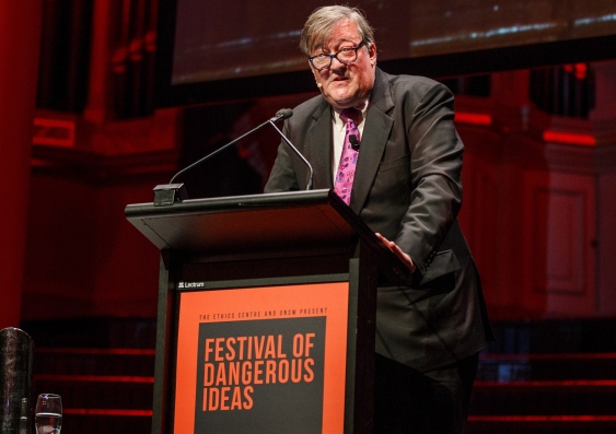 Stephen Fry presented the keynote address of the Festival during a whirlwind visit. Photo: Yaya Stempler