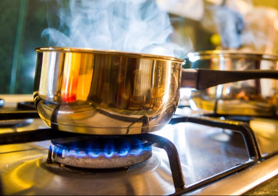 Burning methane produces toxic compounds that can have negative impacts on your health. Photo: Shutterstock/goodbishop