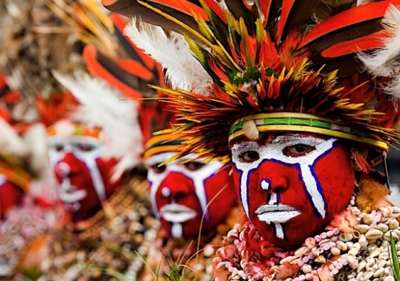 Traditional ceremonial dress at Mount Hagan, Papua New Guinea. Wikimedia Commons, CC BY-SA