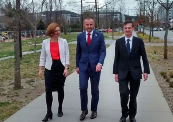 Chief Minister Andrew Barr (Centre), Higher Education Minister Meegan Fitzharris (left) and UNSW Canberra rector Professor Michael Frater (Right)