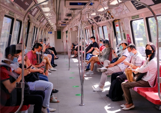 Singaporeans are more likely to wear masks than Australians. Photo: Shutterstock