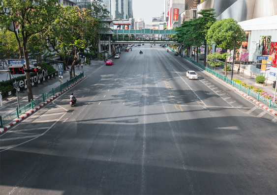 An empty road in downtown Bangkok, following the government’s decision to close all markets and shopping malls to combat the COVID-19 outbreak.  Image: Shutterstock.