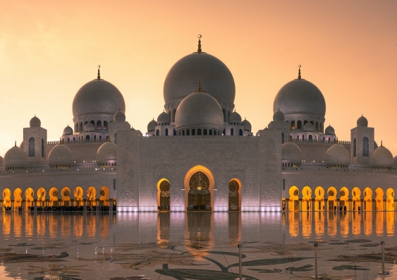 Sheikh Zayed Grand Mosque, Abu Dhabi. Photo: Daniel Olah/Unsplash.