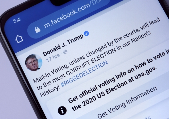 US President Donald Trump made false claims of widespread electoral fraud during the 2020 presidential election. UNSW Psychology researchers have now found a way for people to not be tricked with so-called ‘fake news’ from a single source. Photo: Shutterstock.