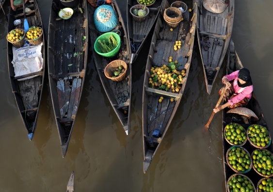 Saturday morning activity at Lok Baintan Floating market in Kalimantan, Indonesia, in October 2011. Photo: Robby Fakhriannur/Shutterstock