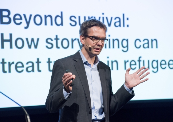 German psychologist Frank Neuner discussed the benefits of Narrative Exposure Therapy (NET) for refugees suffering from post-traumatic stress disorder.
