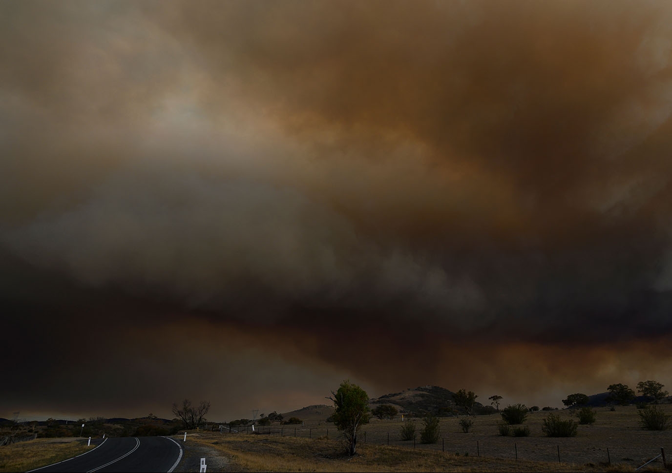 Scientists from UNSW used an online survey to capture the impact of  the 2019/2020 bushfires on people's mental health. Image: Shutterstock/ Jimmy Walsh